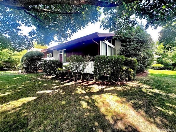 100 Woodford Road, Scarsdale NY 10583