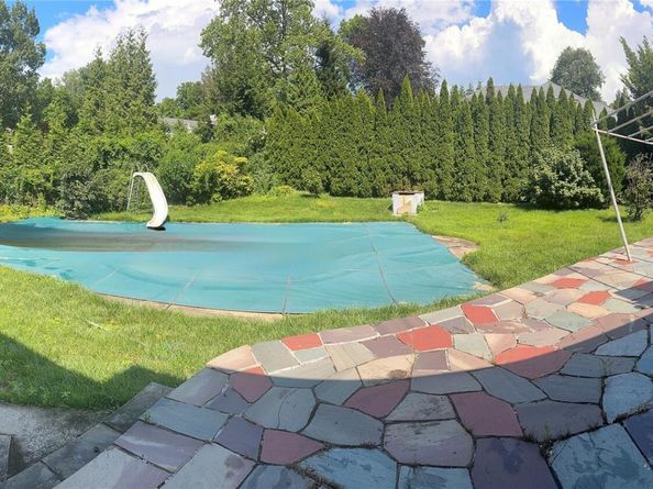 100 Woodford Road, Scarsdale NY 10583