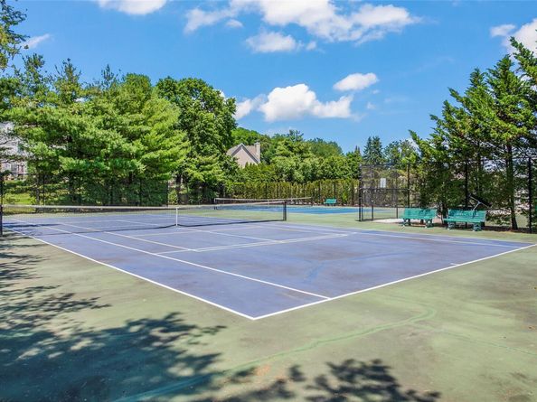 95 Erin Lane, Setauket NY 11733