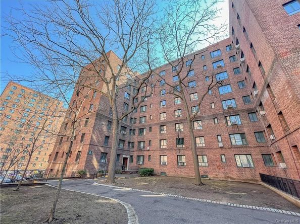 1564 Unionport Road 1D, Bronx NY 10462