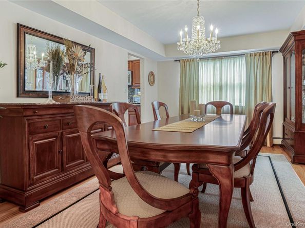 956 N Park Avenue, Massapequa NY 11758