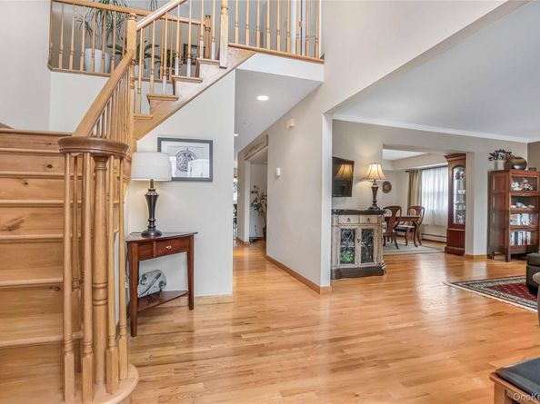 956 N Park Avenue, Massapequa NY 11758