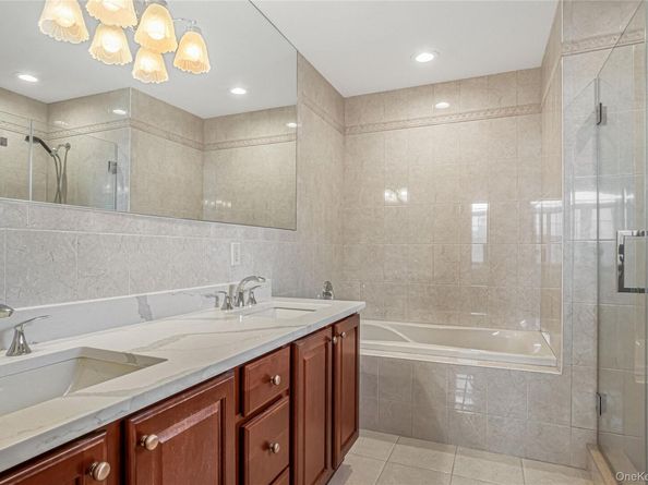956 N Park Avenue, Massapequa NY 11758