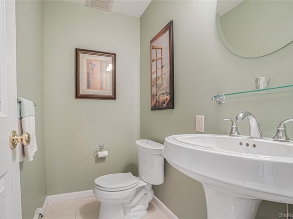 956 N Park Avenue, Massapequa NY 11758