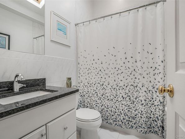 956 N Park Avenue, Massapequa NY 11758