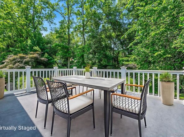 2 Seaview Lane, Mount Sinai NY 11766
