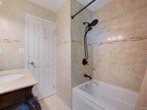 2 Seaview Lane, Mount Sinai NY 11766