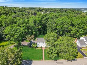 2 Seaview Lane, Mount Sinai NY 11766