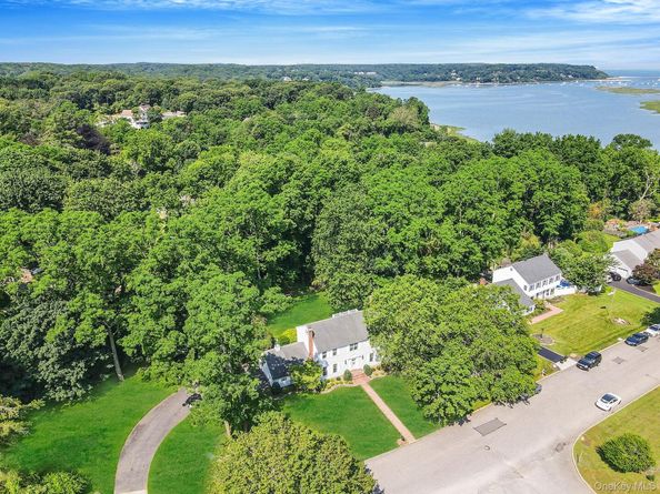 2 Seaview Lane, Mount Sinai NY 11766