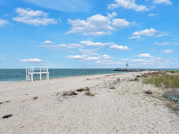 965 Breakwater Road, Mattituck NY 11952