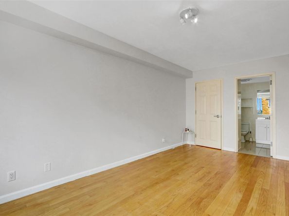 4317 Union Street 5A, Flushing NY 11355