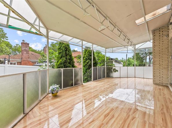 154-70 11th Avenue, Beechhurst NY 11357