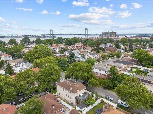 154-70 11th Avenue, Beechhurst NY 11357