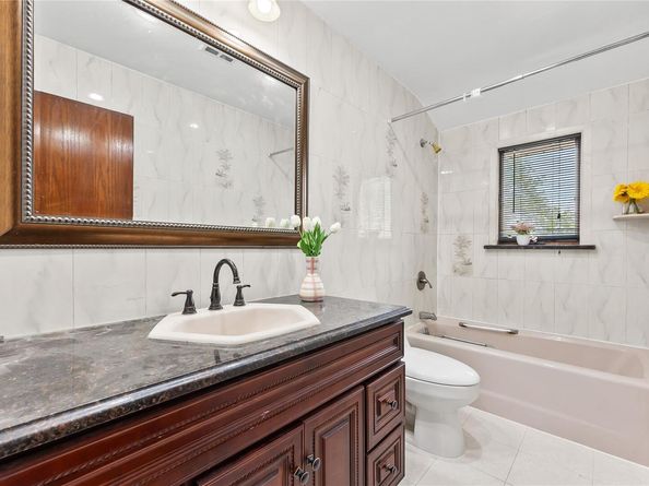 154-70 11th Avenue, Beechhurst NY 11357