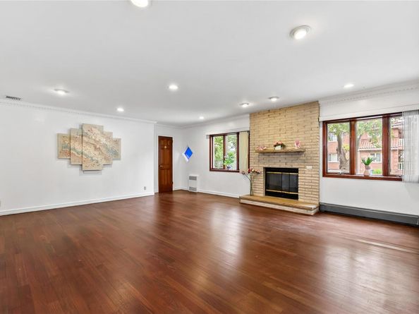 154-70 11th Avenue, Beechhurst NY 11357