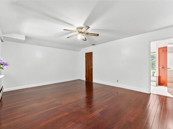 154-70 11th Avenue, Beechhurst NY 11357
