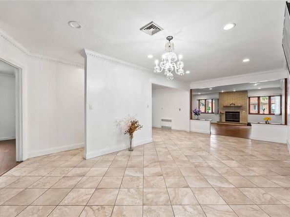 154-70 11th Avenue, Beechhurst NY 11357