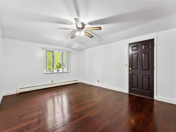 154-70 11th Avenue, Beechhurst NY 11357