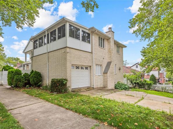 154-70 11th Avenue, Beechhurst NY 11357