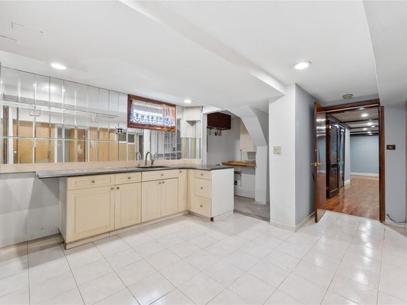 154-70 11th Avenue, Beechhurst NY 11357