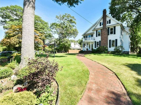 26 Cherry Street, Douglaston NY 11363
