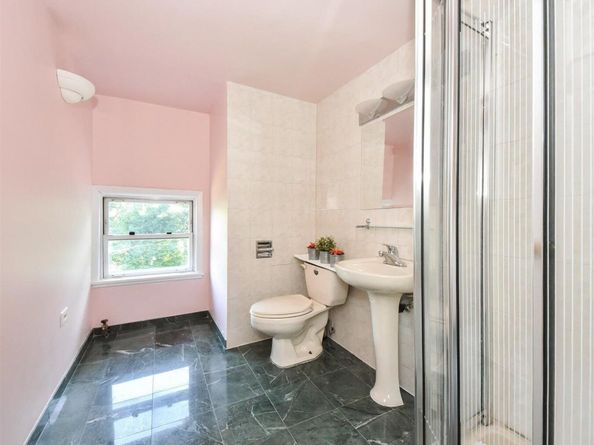 26 Cherry Street, Douglaston NY 11363