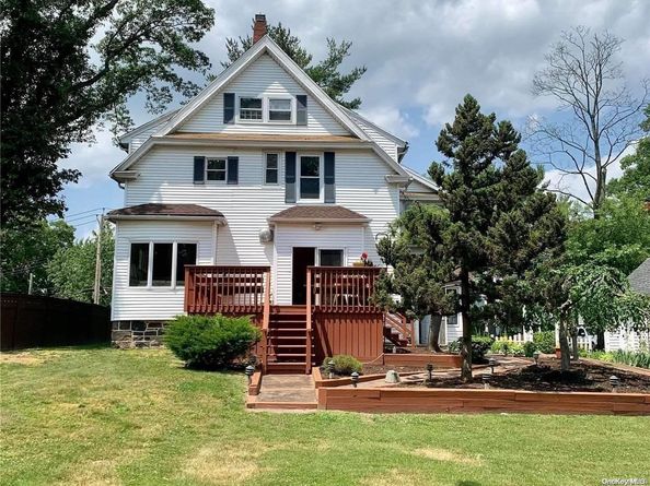 26 Cherry Street, Douglaston NY 11363