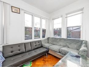 85-38 Homelawn Street, Jamaica Hills NY 11432