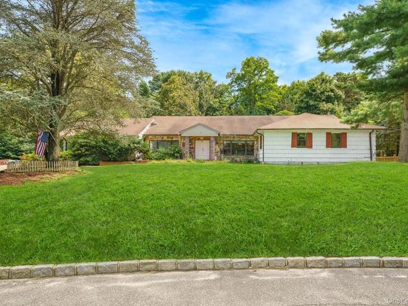 4 Rose Court, Centereach NY 11720