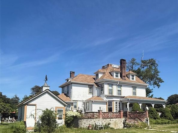 436 Bay Avenue, East Patchogue NY 11772