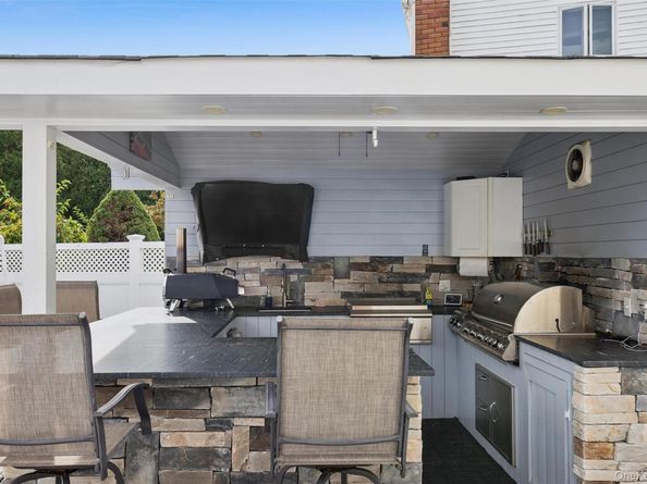 33 Sherwood Drive, Bethpage NY 11714