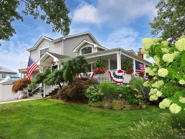 3970 Darby Lane, Seaford NY 11783