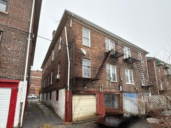 3583 Fish Avenue, Bronx NY 10469