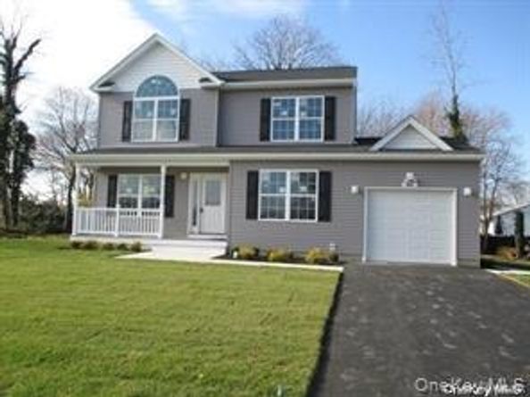 648 Bayview Avenue, Bellport NY 11713