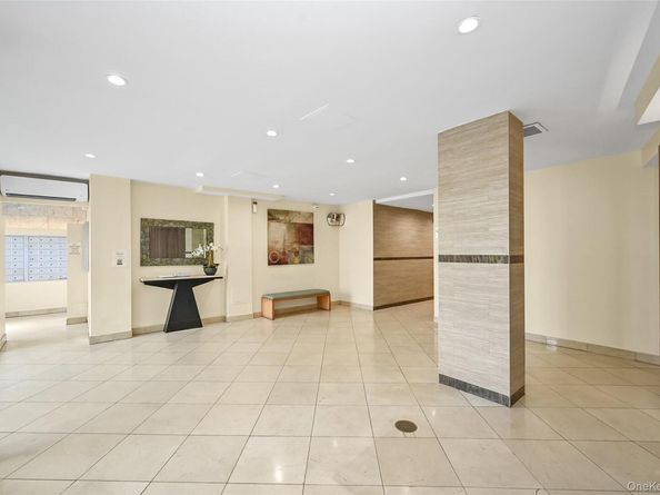 99-60 63rd Road 7Q, Rego Park NY 11374