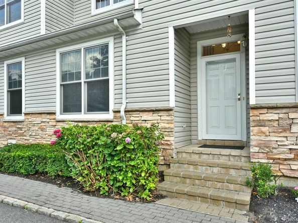 123 Links Court, Port Washington NY 11050
