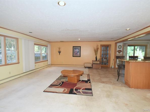 29 Ivy Hill Drive, Smithtown NY 11787