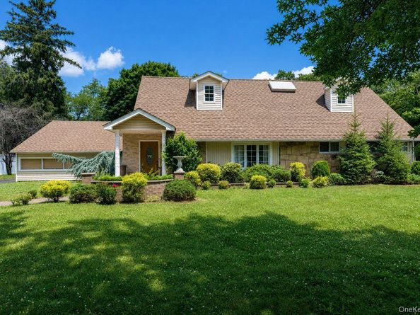 73 Parkway Drive, Roslyn Heights NY 11577
