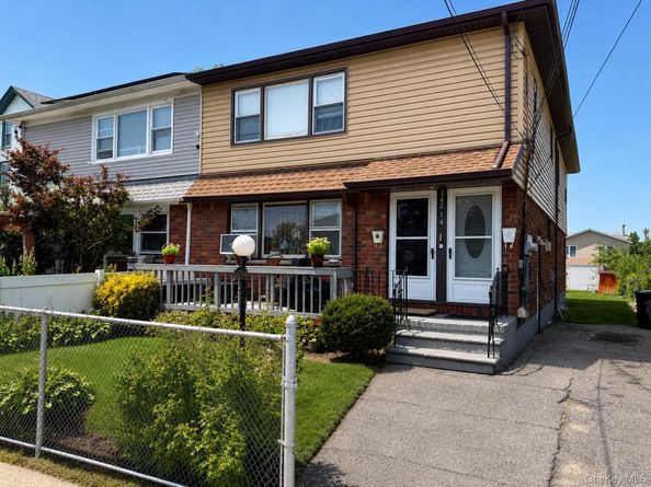 14214 222nd Street, Laurelton NY 11413
