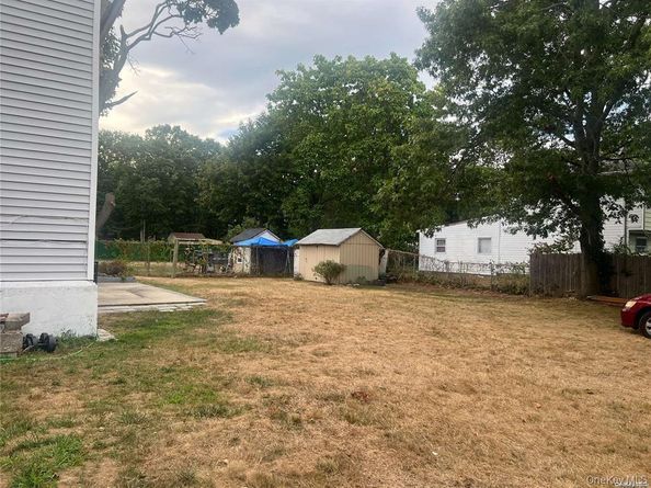 79 Fig Street, Central Islip NY 11722