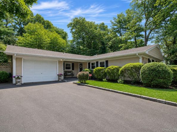 19 Pennaquid Road, Coram NY 11727