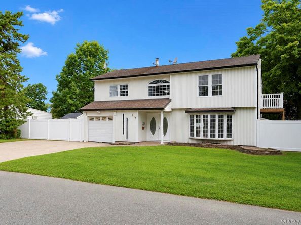 779 Peconic Avenue, West Babylon NY 11704