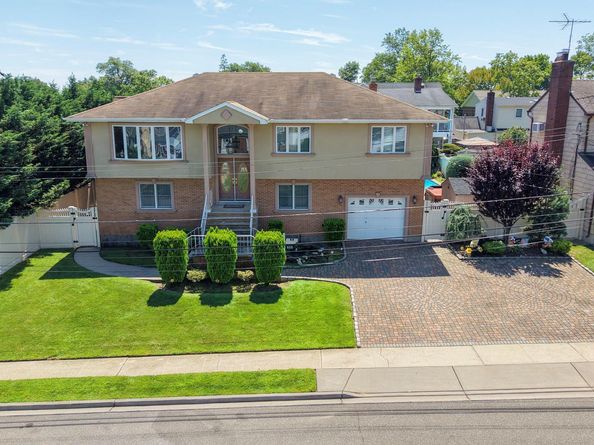 859 Maloon Avenue, Franklin Square NY 11010