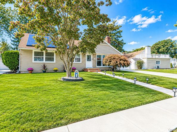 31 Lynwood Drive, Valley Stream NY 11580