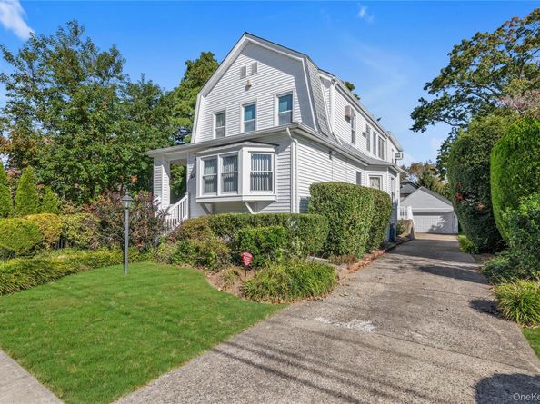 10 Sunset Avenue, Lynbrook NY 11563