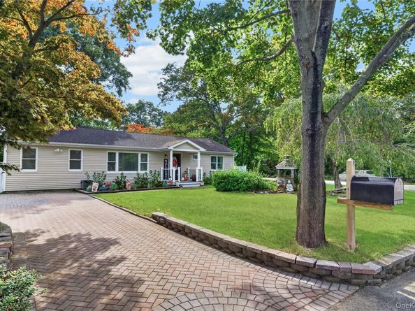 29 Wabil Road, Miller Place NY 11764
