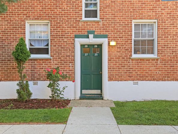 182 Pinewood Road 25, Hartsdale NY 10530