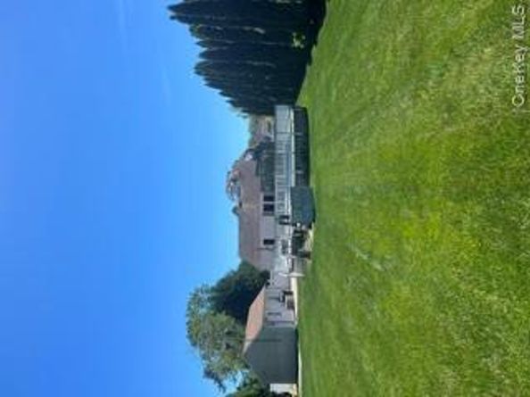 953 Karshick Street, Bohemia NY 11716