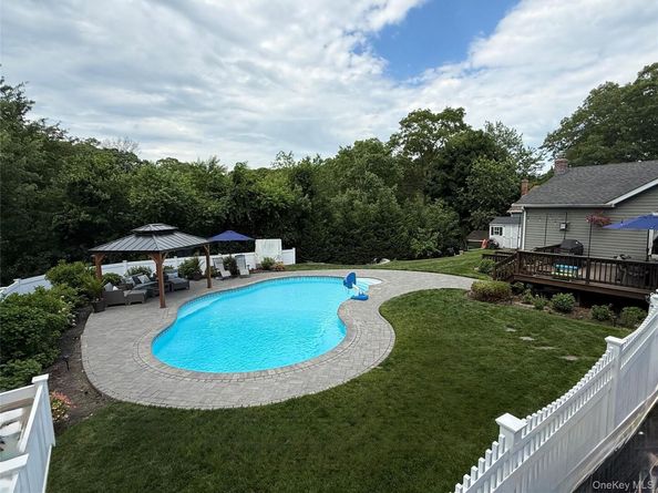 15 Crane Neck Drive, Sound Beach NY 11789