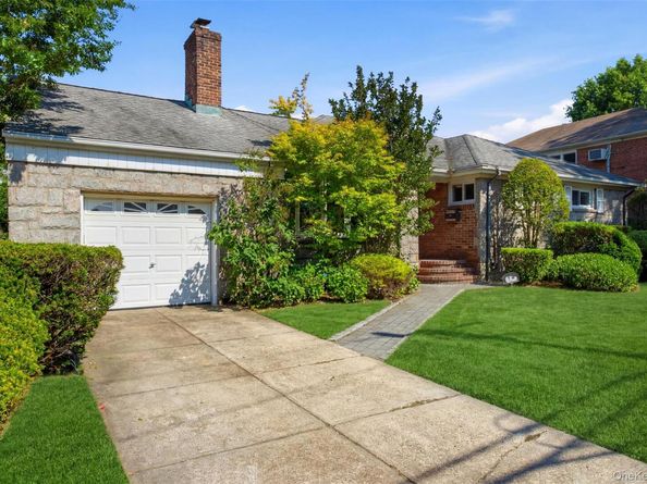 169 Landau Avenue, Floral Park NY 11001